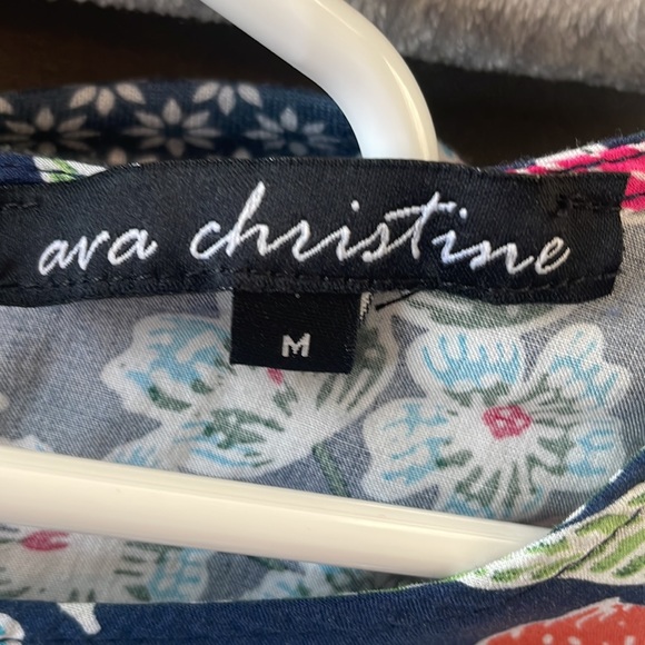 Boutique find! Size M - Picture 2 of 2